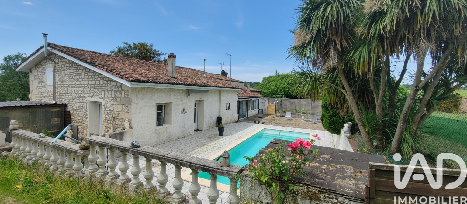 Maison 8 Pièce(s) Saintes