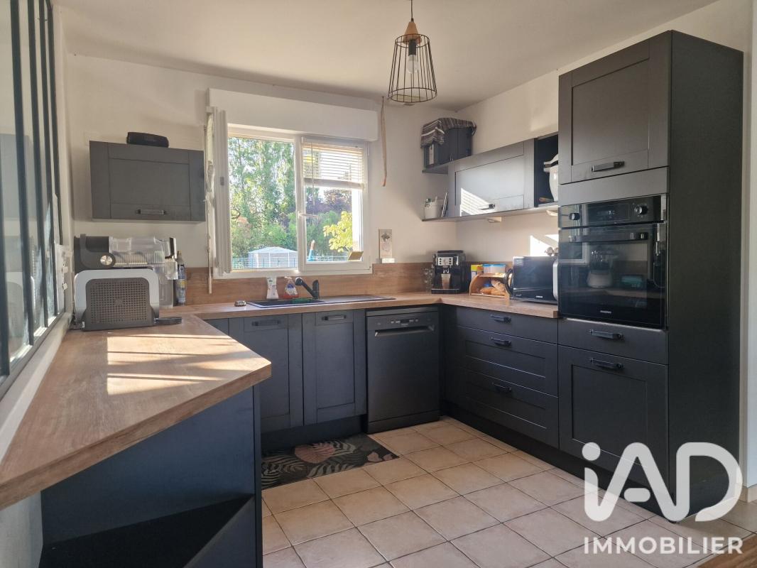 Maison 6 Pièce(s) Saint-Macaire-du-Bois - Photo 4