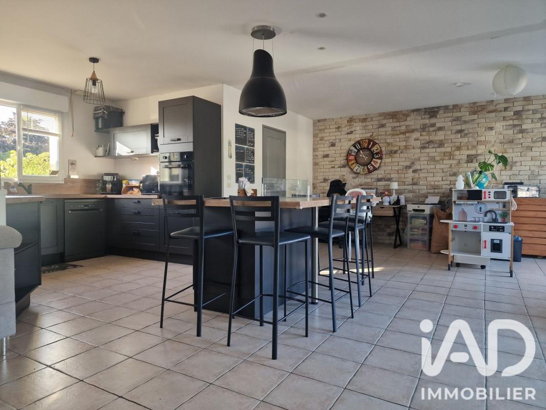Maison 6 Pièce(s) Saint-Macaire-du-Bois - Photo 5