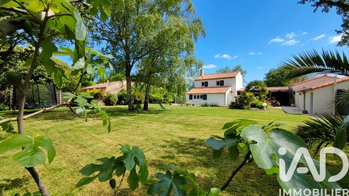 Maison 6 Pièce(s) Le Girouard