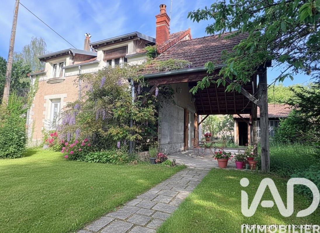 Maison 5 Pièce(s) Saint-Amand-Montrond - Photo 2