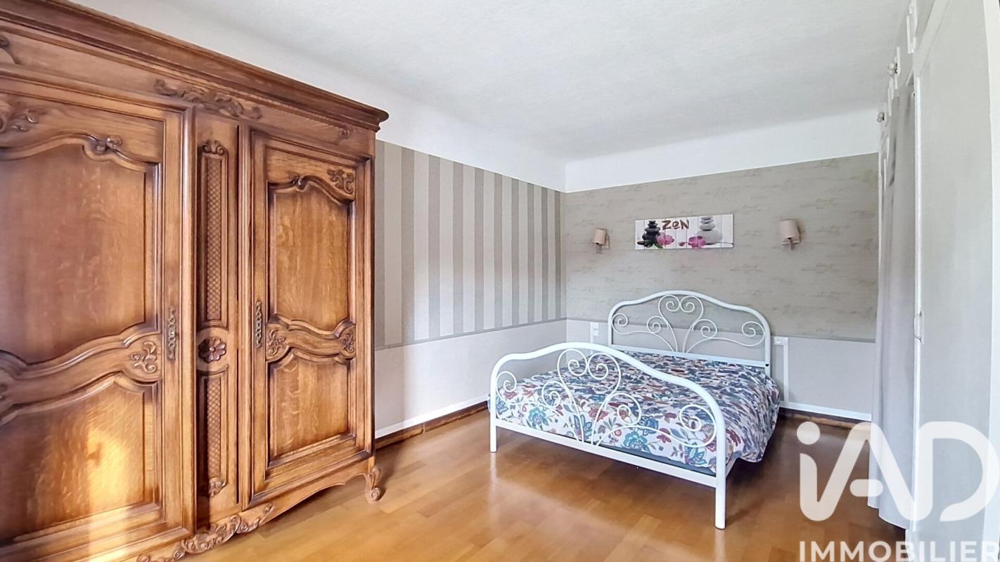 Maison 4 Pièce(s) Bourg-Achard