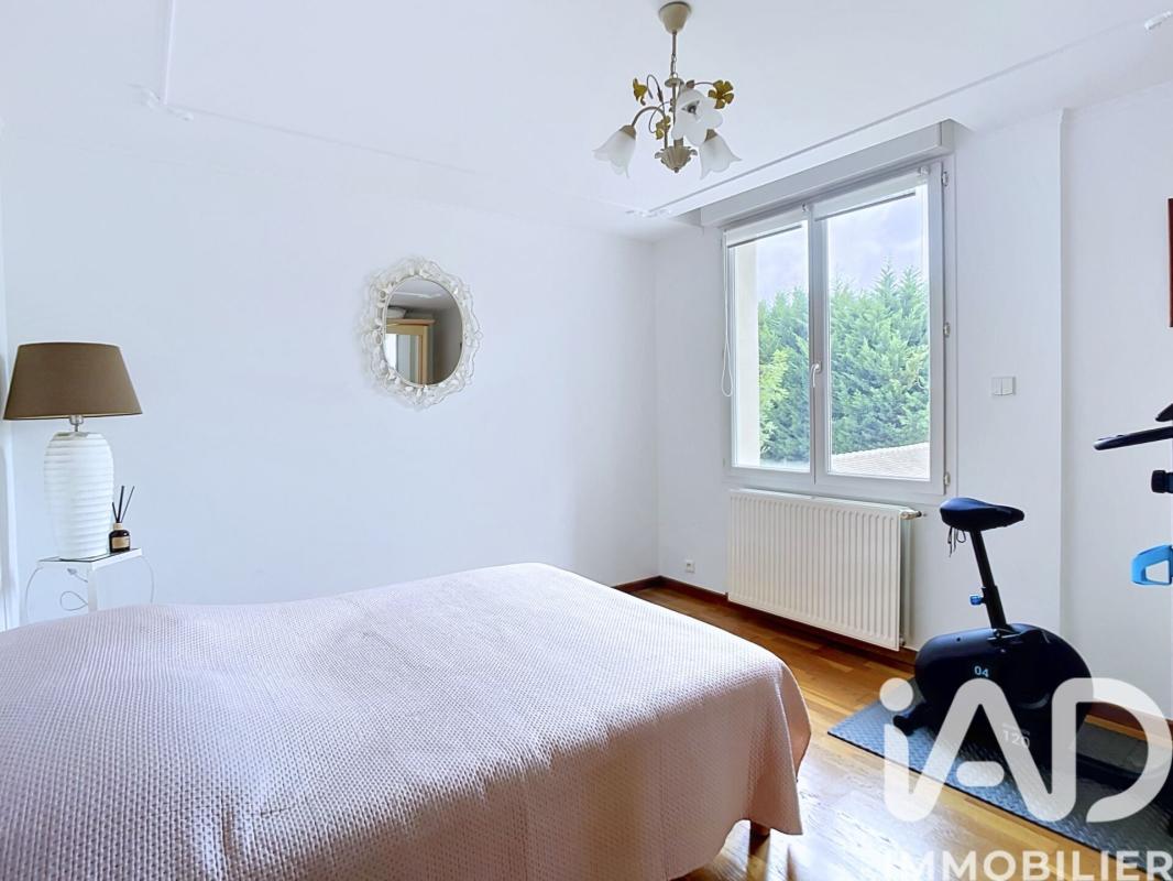Maison 8 Pièce(s) Sainte-Geneviève-des-Bois - Photo 10