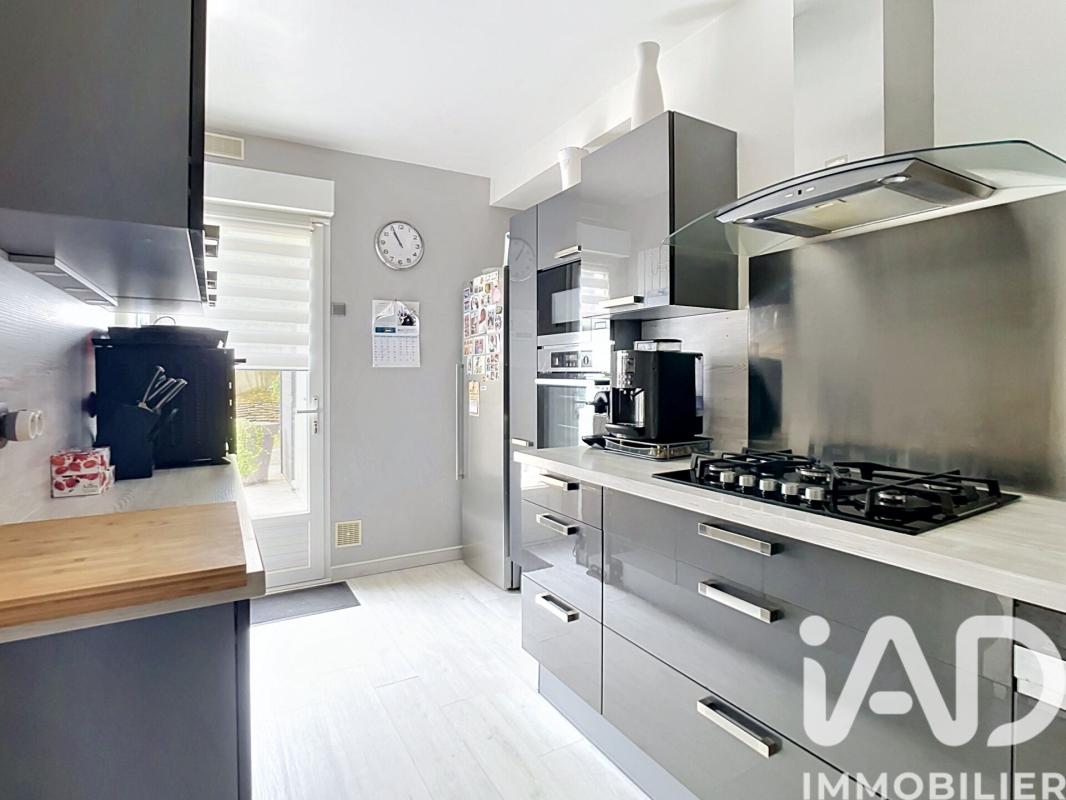 Maison 8 Pièce(s) Sainte-Geneviève-des-Bois - Photo 13