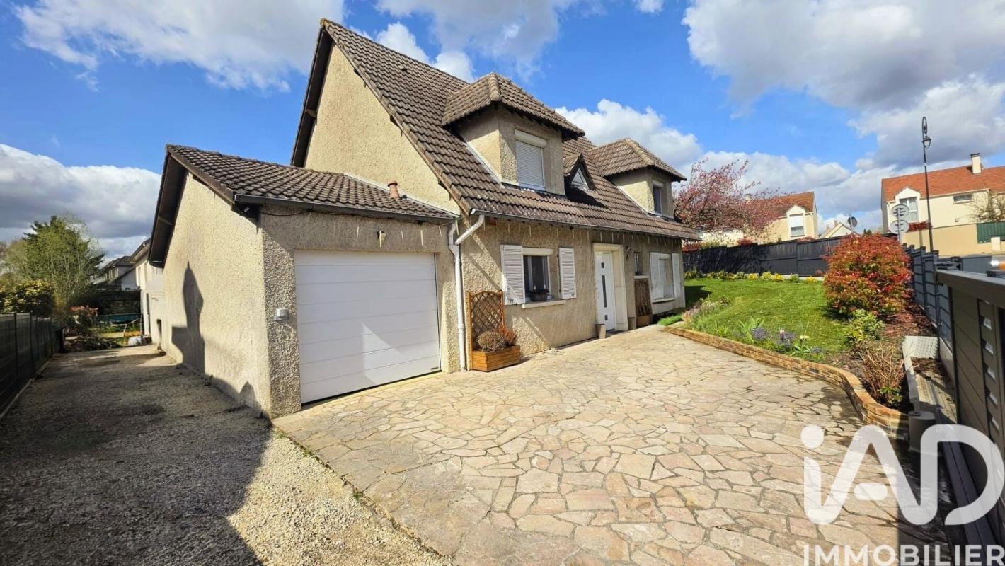 Maison traditionnelle 5 Pièce(s) Cernay-la-Ville