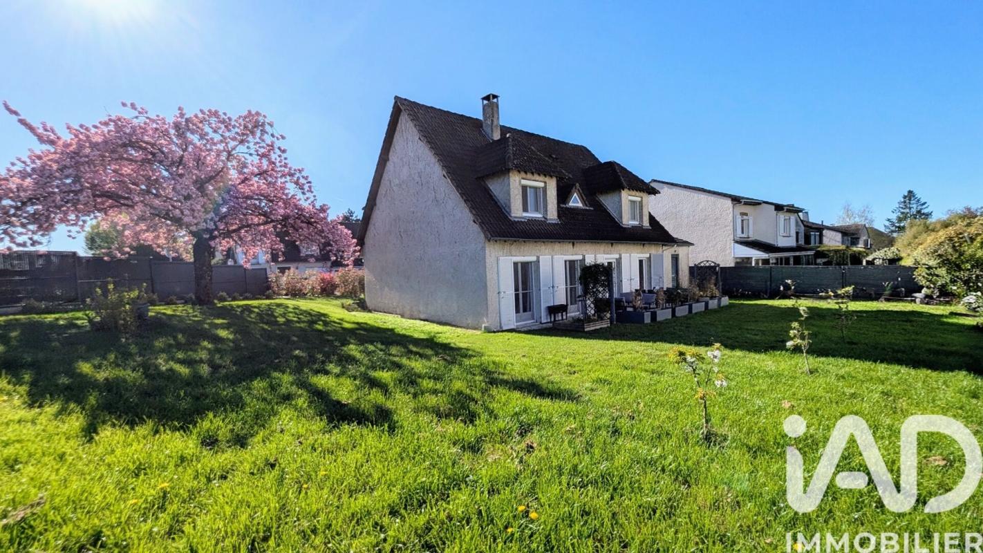 Maison traditionnelle 5 Pièce(s) Cernay-la-Ville