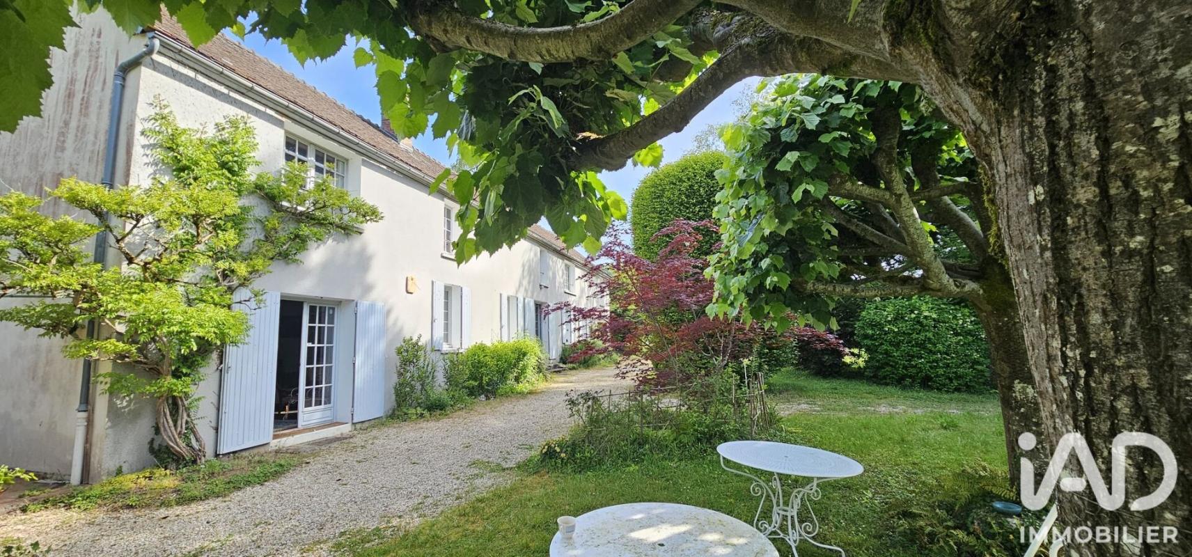 Maison longère 7 Pièce(s) La Celle-Saint-Cyr