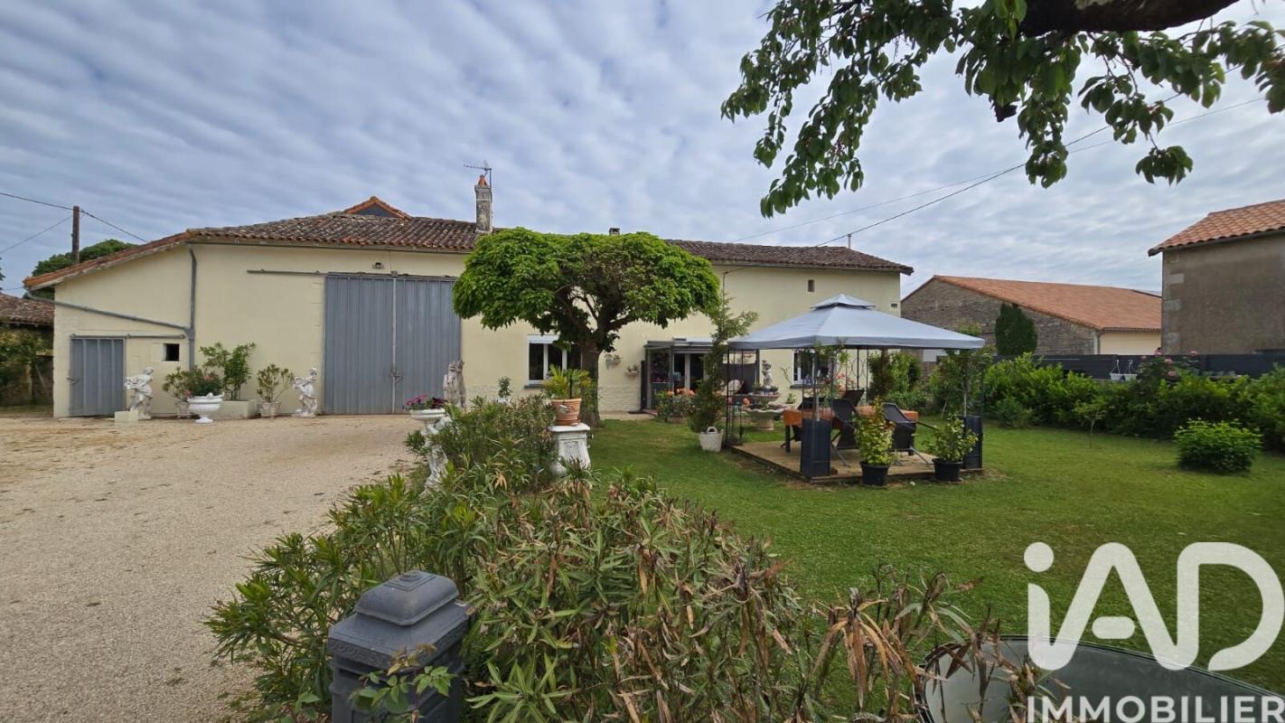 Maison de village 5 Pièce(s) Blanzay