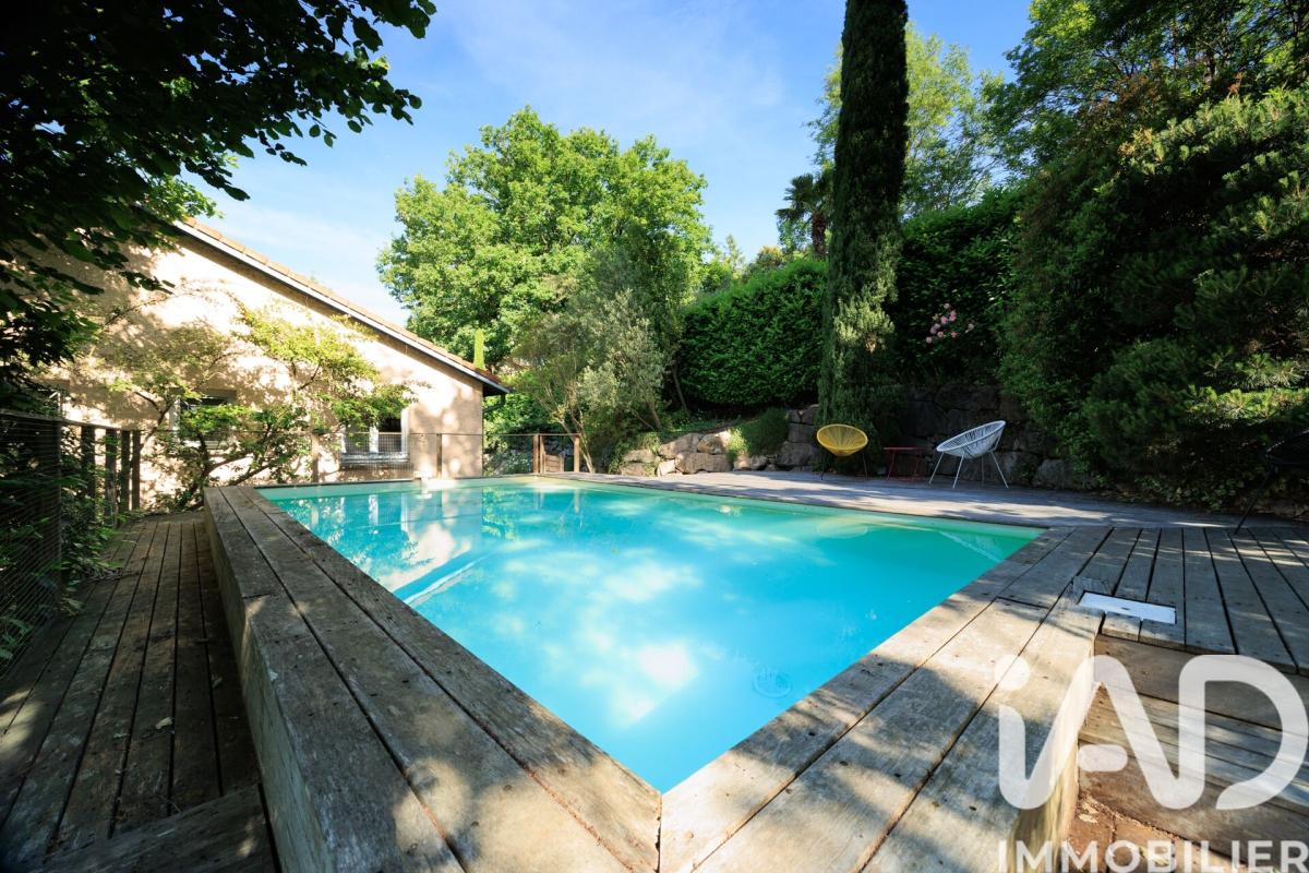 Maison 7 Pièce(s) Saint-Genis-les-Ollières