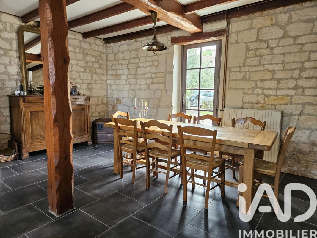 Maison 8 Pièce(s) Saint-Même-les-Carrières - Photo 4