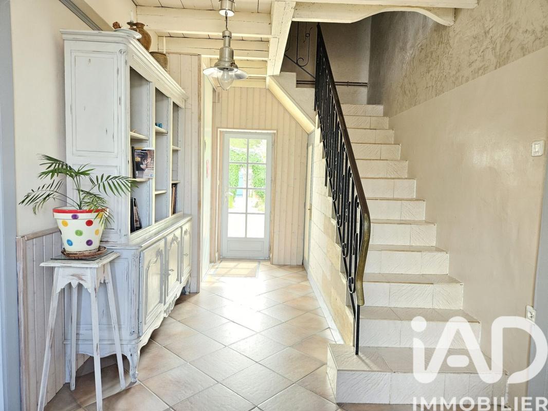 Maison 8 Pièce(s) Saint-Même-les-Carrières - Photo 5