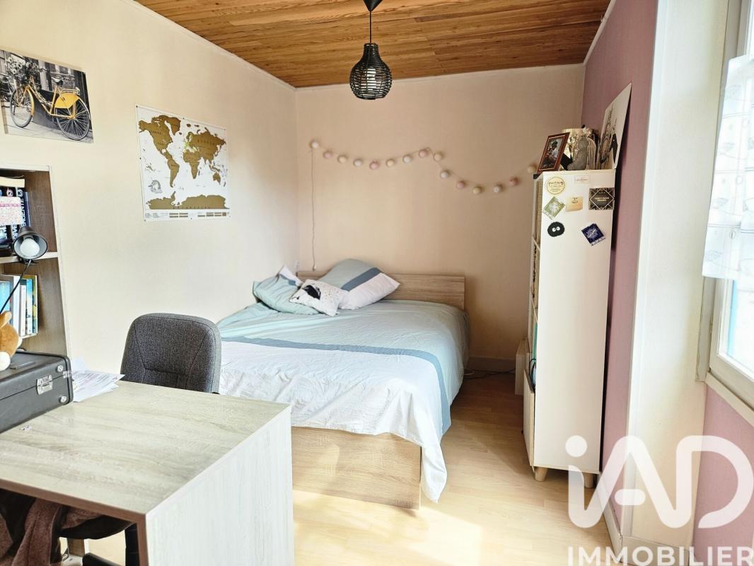 Maison 8 Pièce(s) Saint-Même-les-Carrières - Photo 11