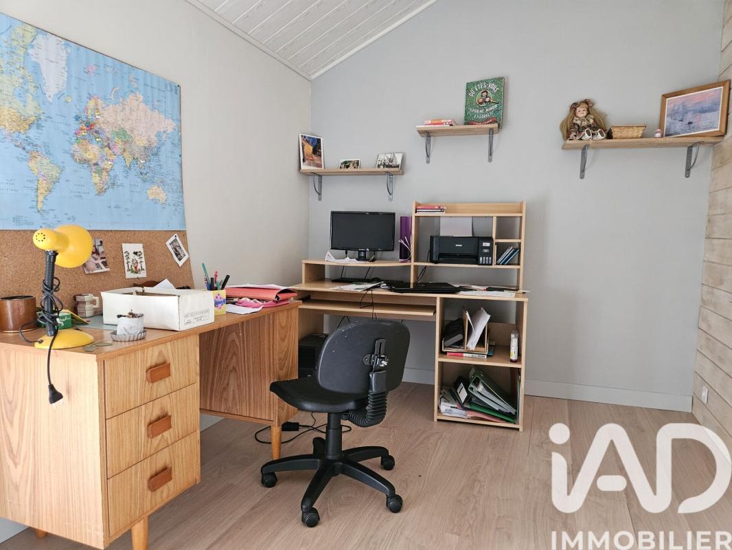 Maison 8 Pièce(s) Saint-Même-les-Carrières - Photo 13