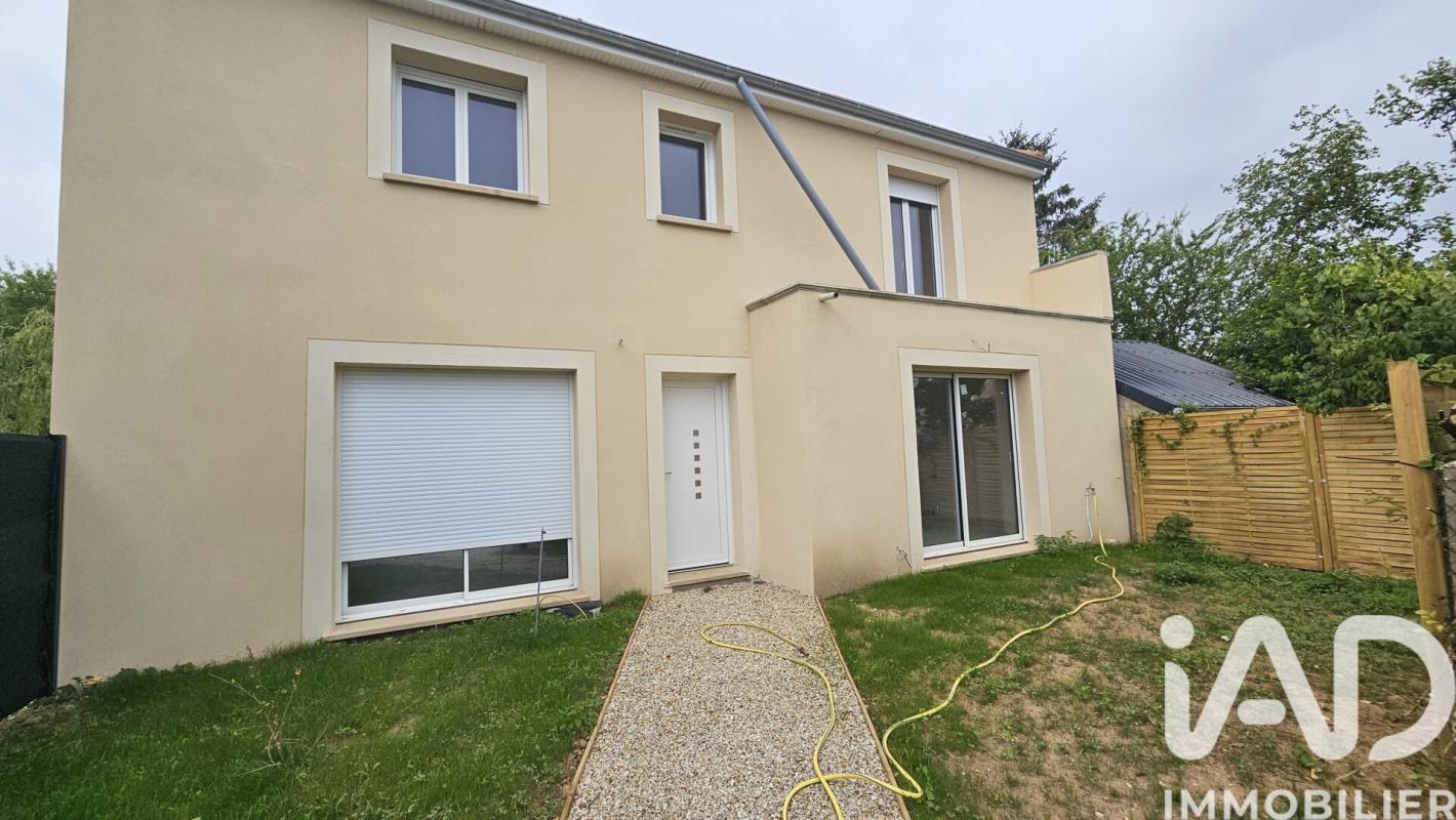 Maison 5 Pièce(s) La Brosse-Montceaux