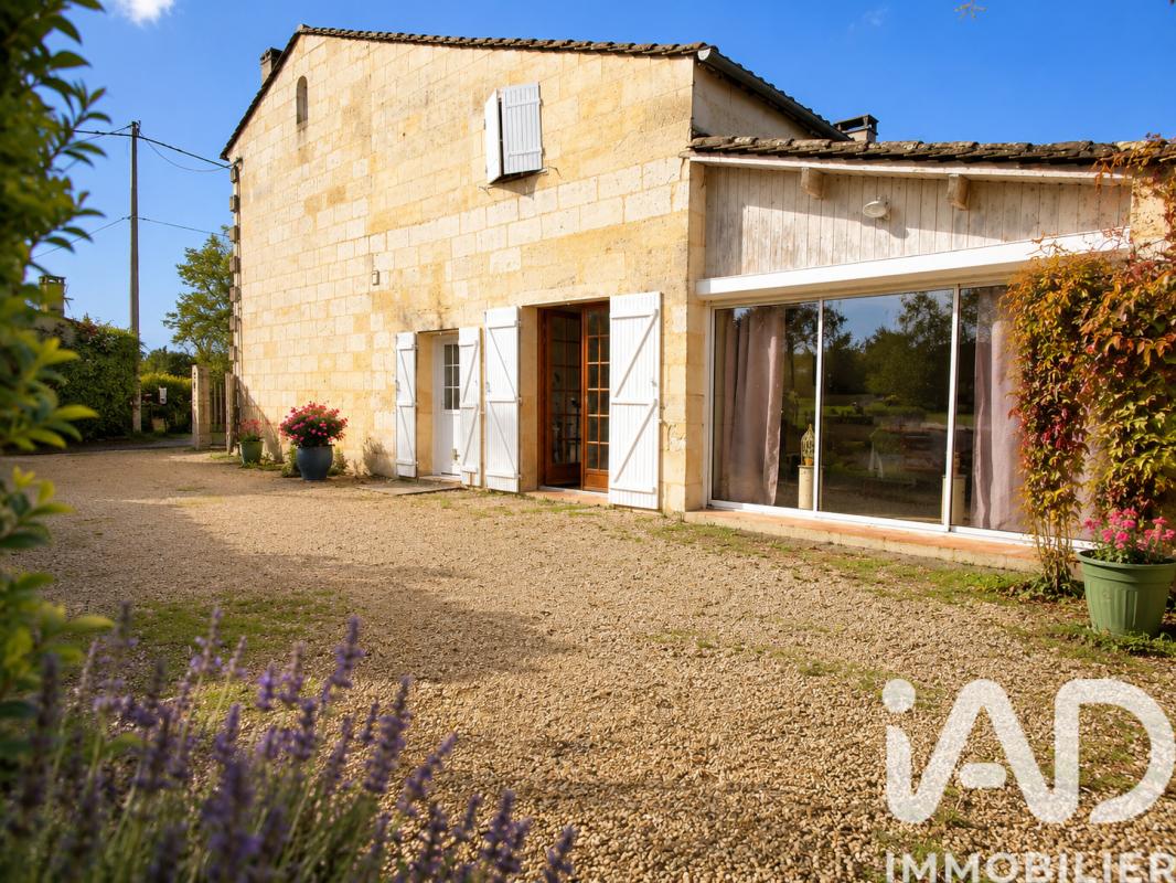Maison 8 Pièce(s) Lussac - Photo 2