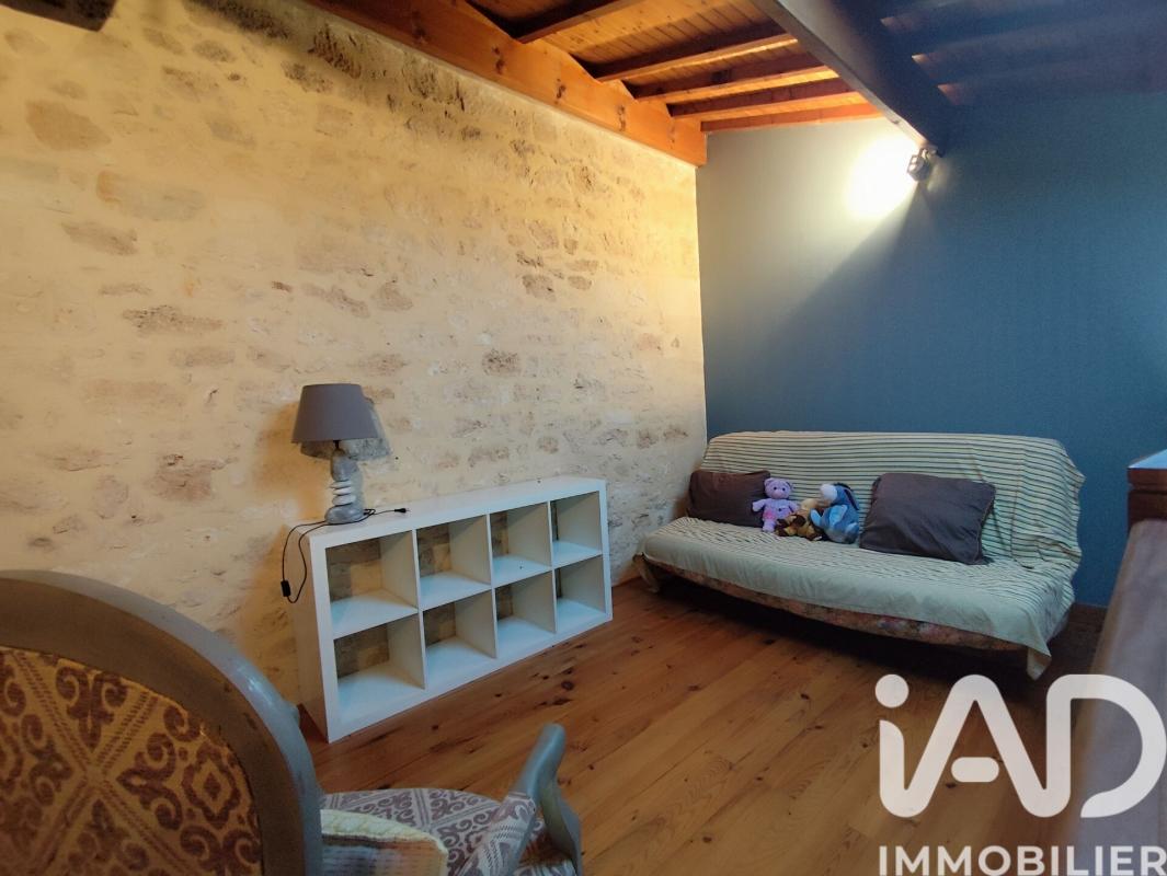 Maison 8 Pièce(s) Lussac - Photo 8