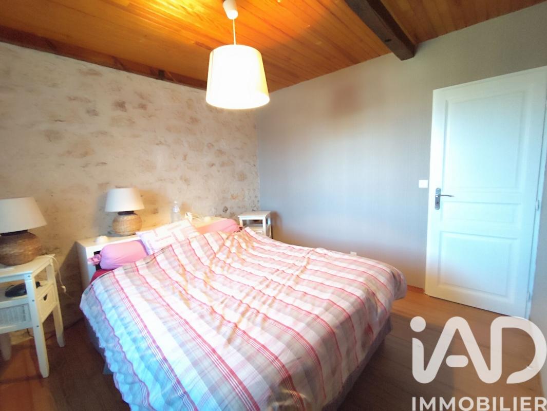 Maison 8 Pièce(s) Lussac - Photo 10