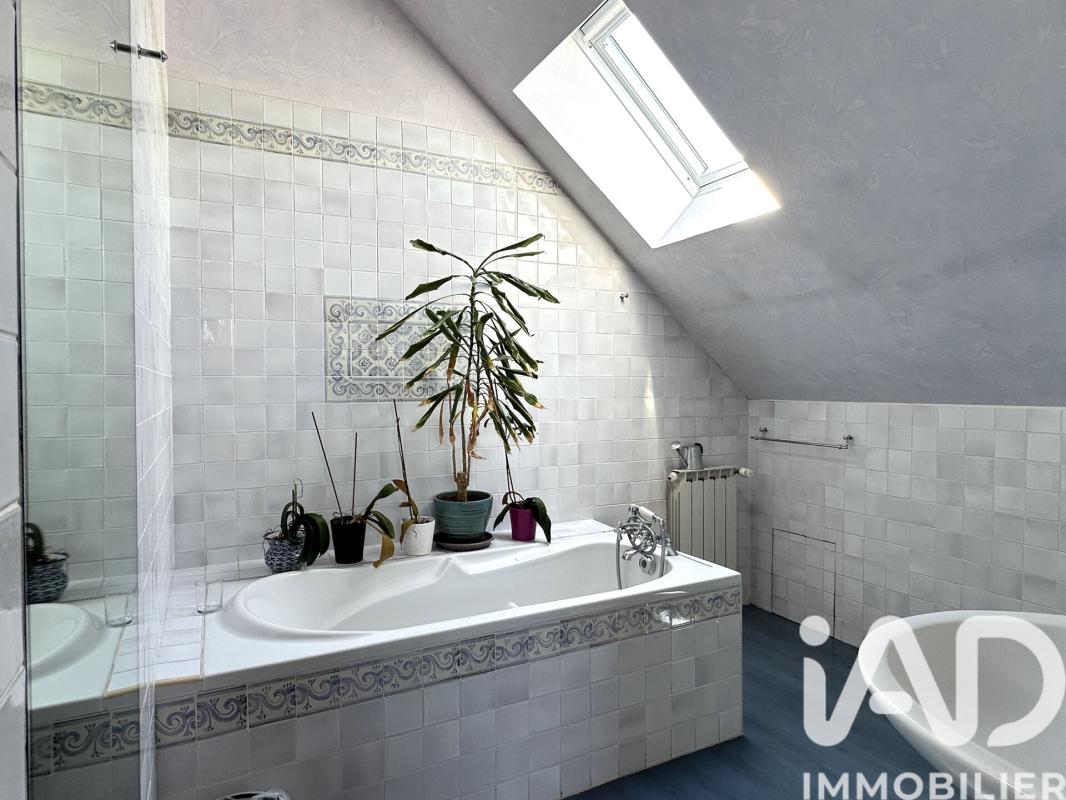 Maison 10 Pièce(s) La Chapelle-Saint-Luc - Photo 25