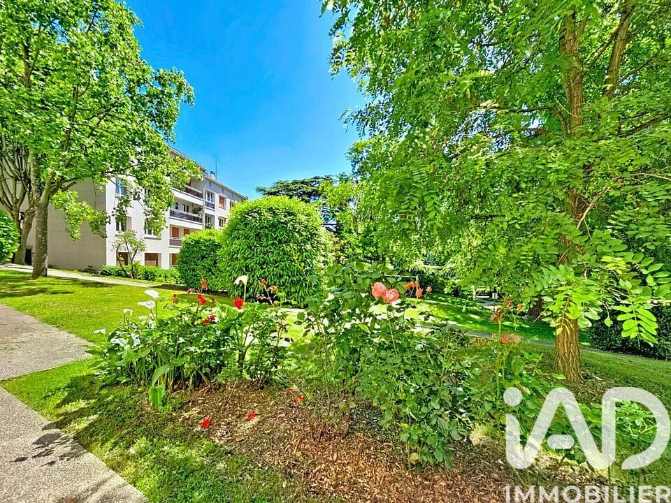 Appartement 4 Pièce(s) Suresnes
