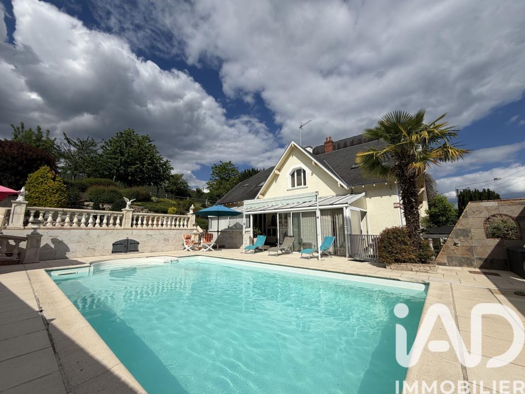 Maison 8 Pièce(s) Vierzon
