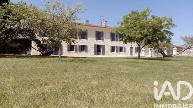 Maison 11 Pièce(s) Saint-Christoly-Médoc - Photo 2