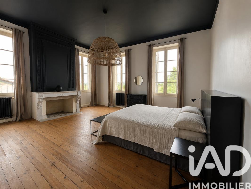 Maison 11 Pièce(s) Saint-Christoly-Médoc - Photo 7