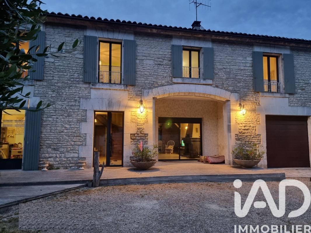 Maison 8 Pièce(s) Jarnac