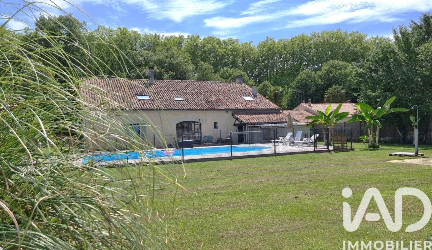 Maison 8 Pièce(s) Jarnac