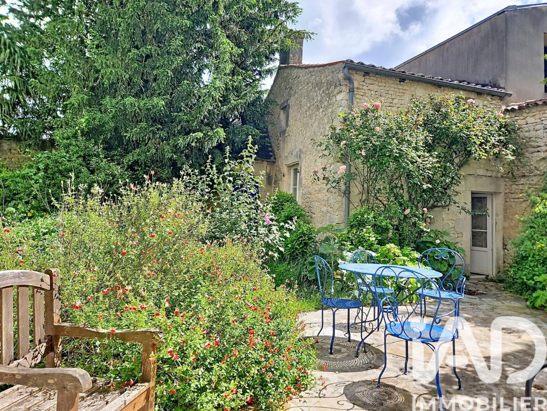 Maison 11 Pièce(s) Saint-Jean-d'Angély - Photo 3