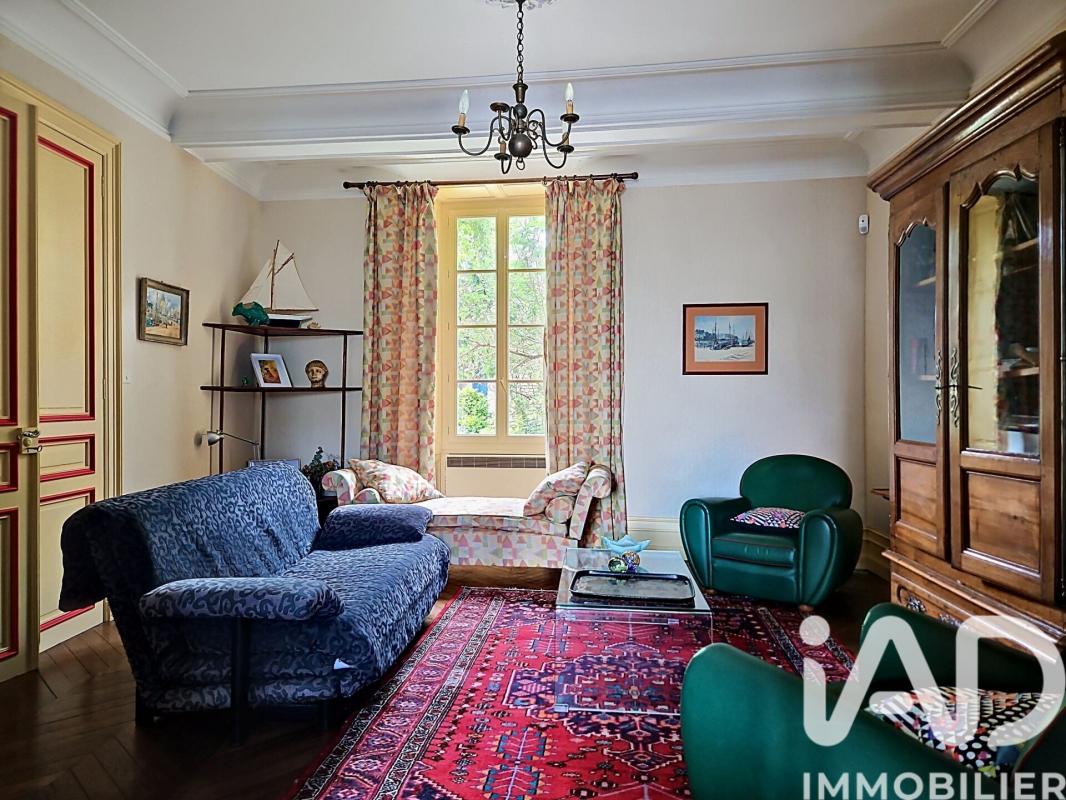 Maison 11 Pièce(s) Saint-Jean-d'Angély - Photo 10