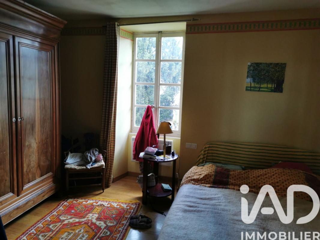 Maison 11 Pièce(s) Saint-Jean-d'Angély - Photo 16