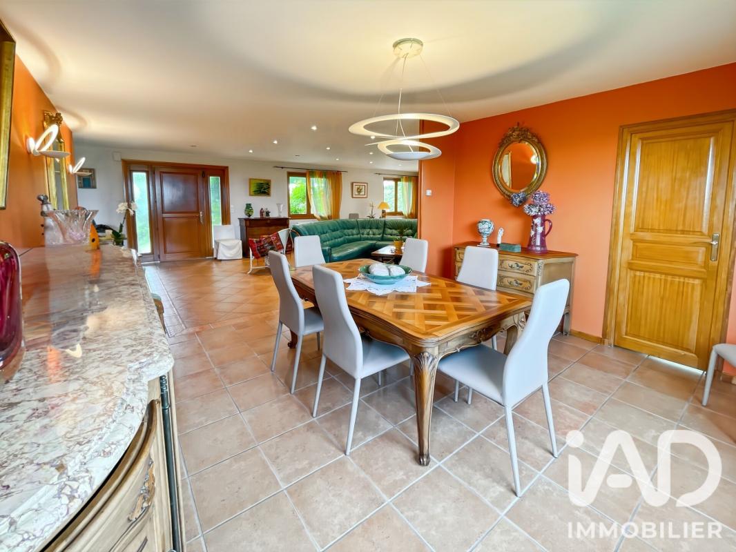 Maison 8 Pièce(s) Saint-Genest-Lerpt - Photo 9