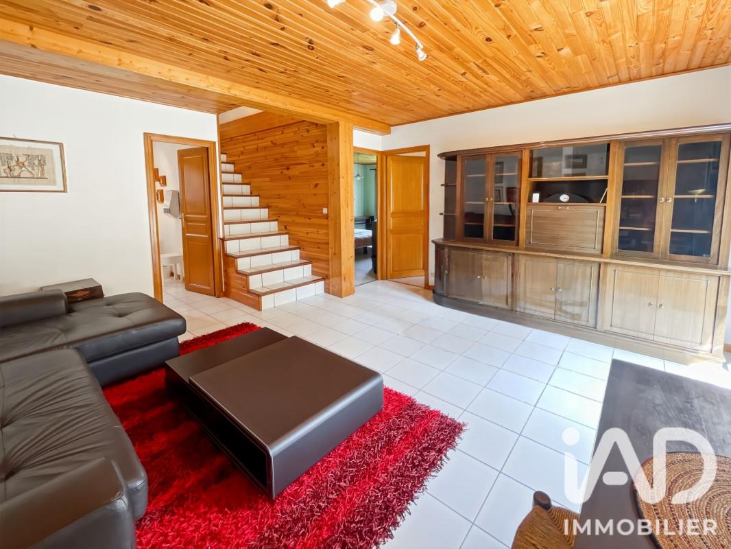 Maison 8 Pièce(s) Saint-Genest-Lerpt - Photo 17