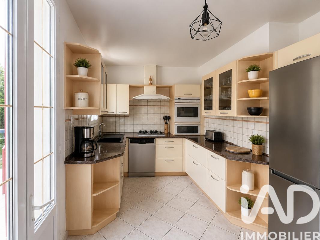 Maison 7 Pièce(s) Loire-Authion