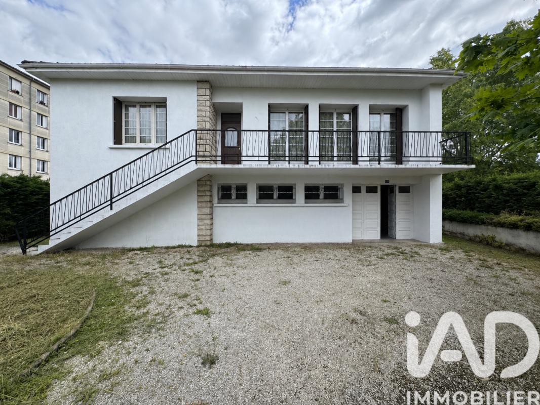 Maison 4 Pièce(s) La Rochefoucauld-en-Angoumois - Photo 2