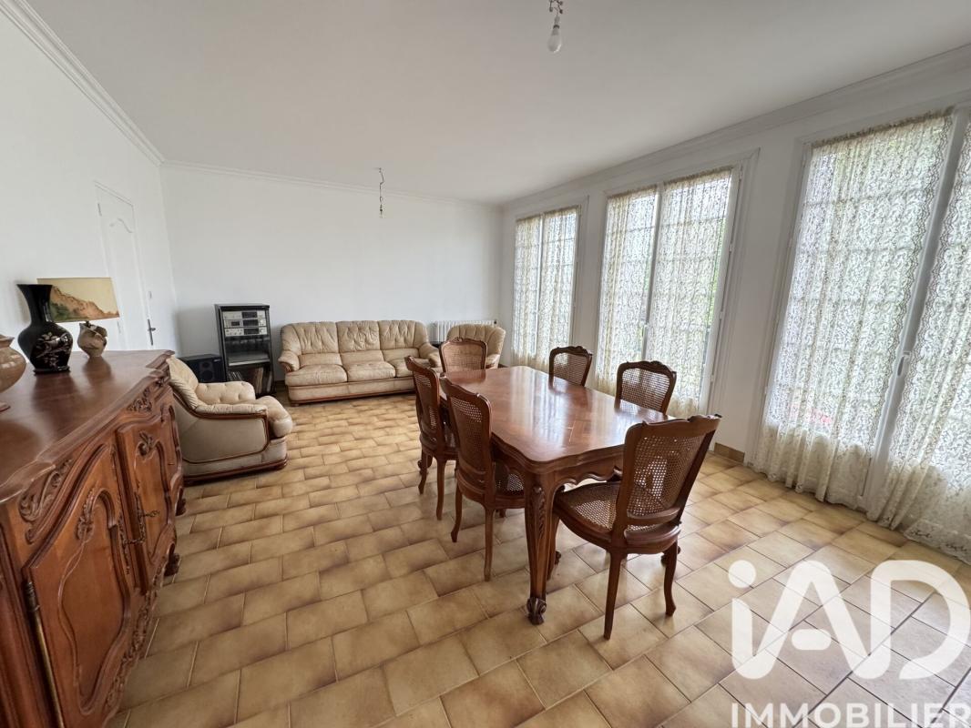 Maison 4 Pièce(s) La Rochefoucauld-en-Angoumois - Photo 3