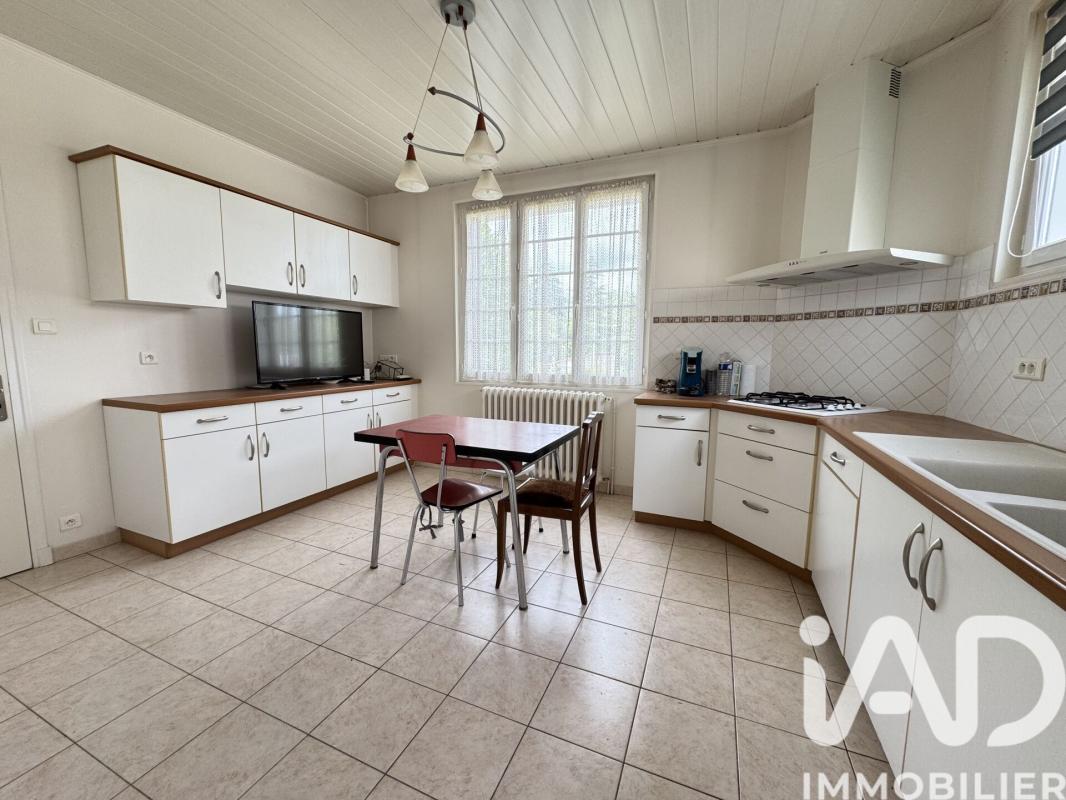 Maison 4 Pièce(s) La Rochefoucauld-en-Angoumois - Photo 5