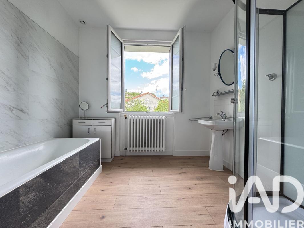 Maison 4 Pièce(s) La Rochefoucauld-en-Angoumois - Photo 9