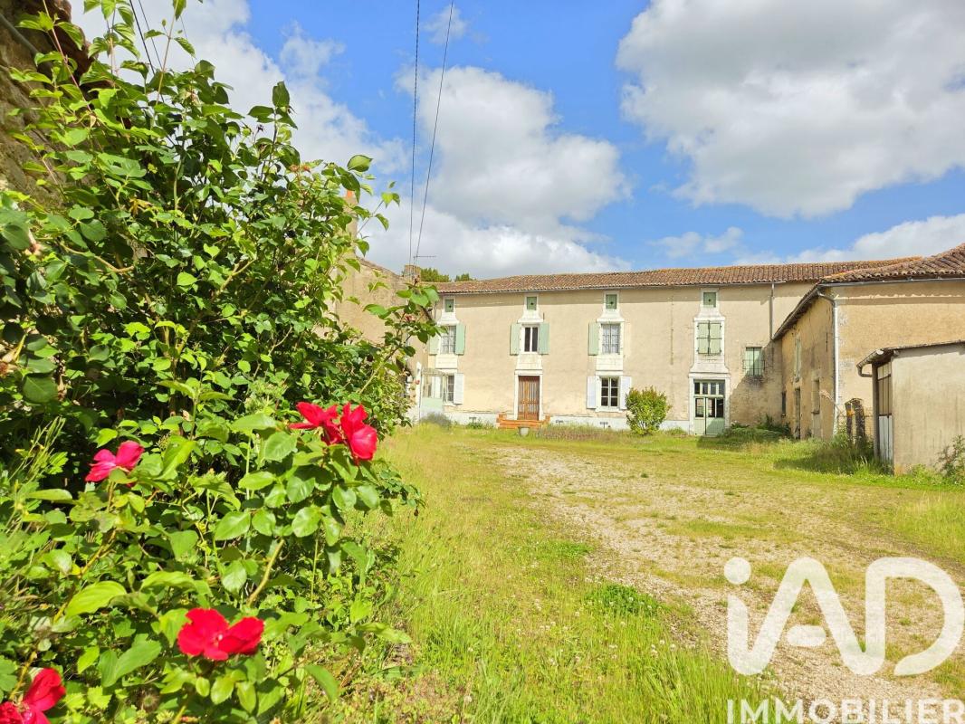 Maison 7 Pièce(s) Neuville-de-Poitou