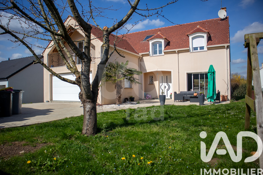 Maison 8 Pièce(s) Férolles-Attilly