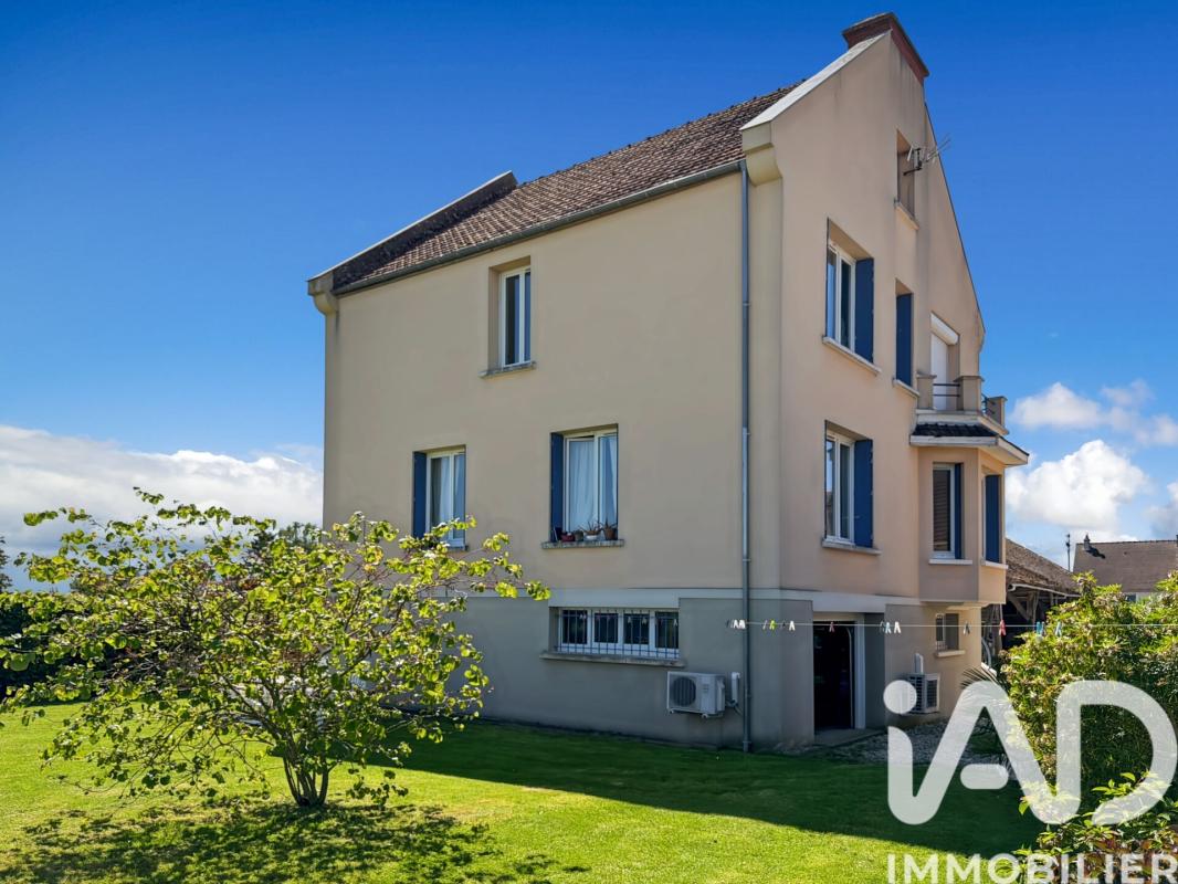 Maison 9 Pièce(s) Crisenoy