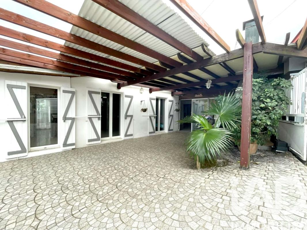Maison 5 Pièce(s) L'Étang-Salé