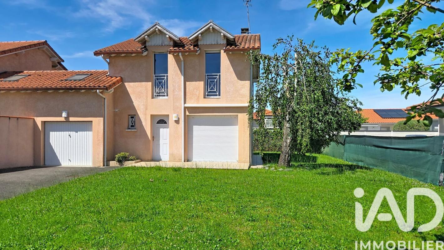 Maison 4 Pièce(s) Juillan