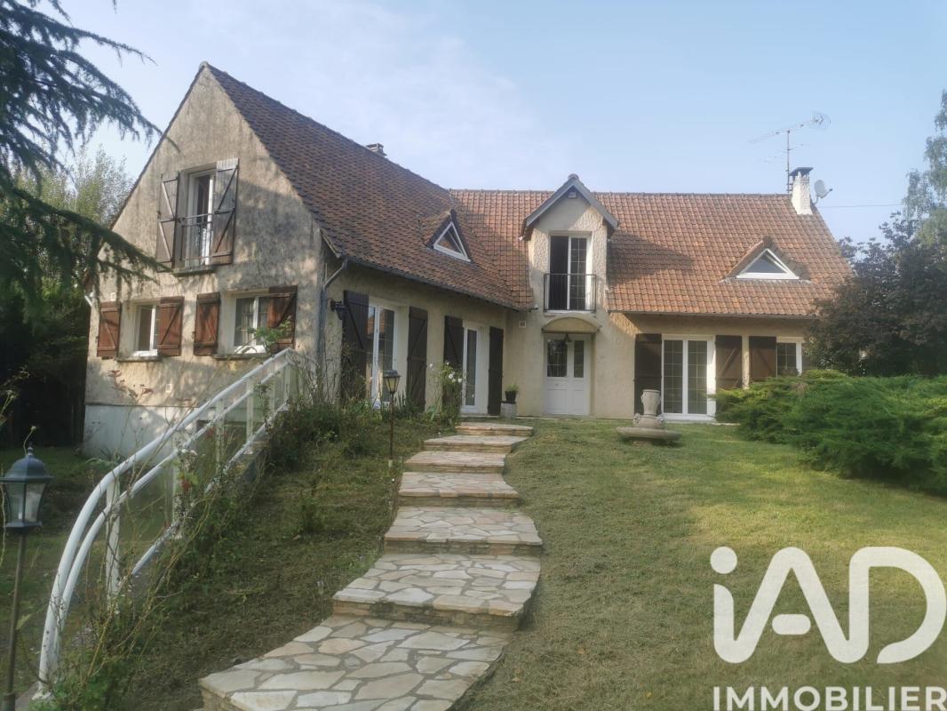 Maison 8 Pièce(s) Saint-Sauveur-sur-École
