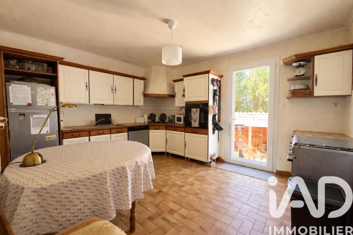 Maison 7 Pièce(s) Saint-Cyr-des-Gâts - Photo 5