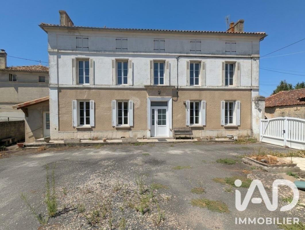 Maison de village 8 Pièce(s) Mosnac