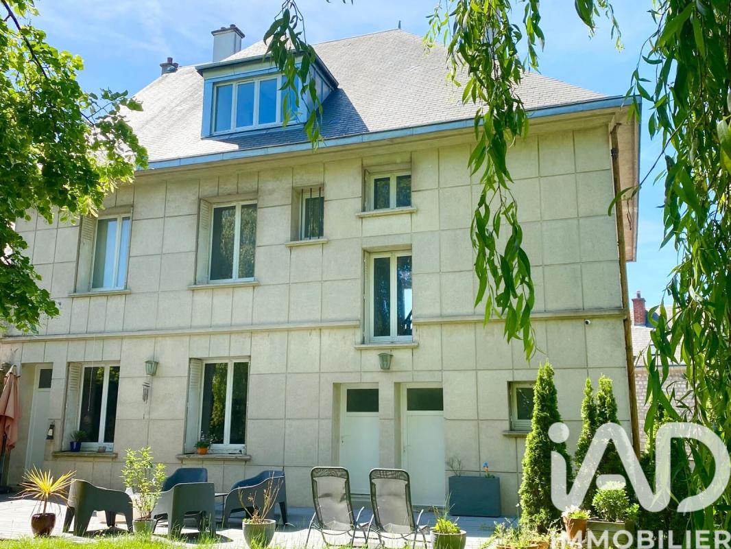 Maison 8 Pièce(s) La Loupe