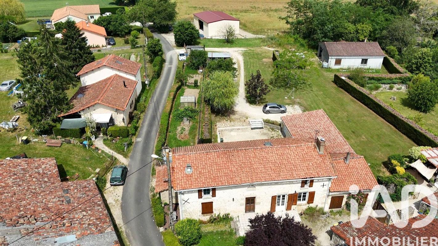 Maison de village 7 Pièce(s) Joussé