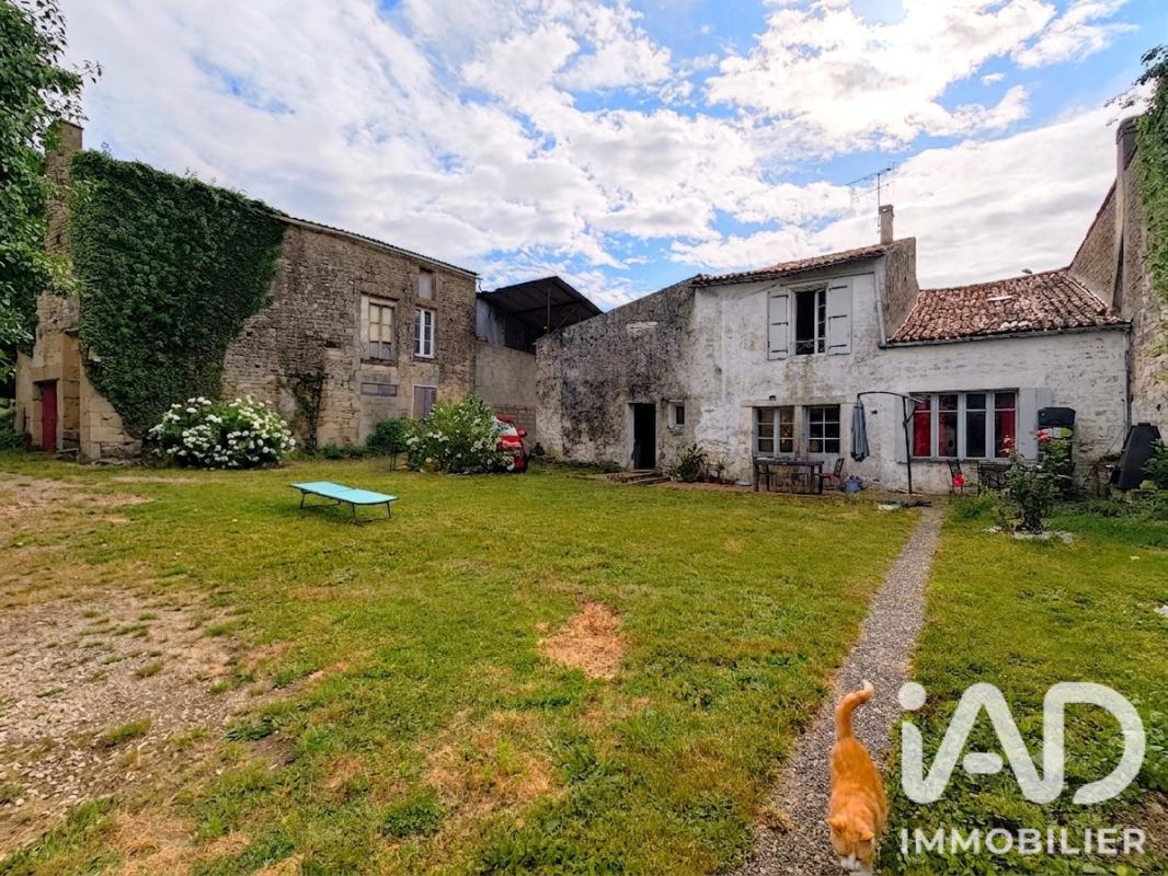 Maison de village 8 Pièce(s) Aulnay
