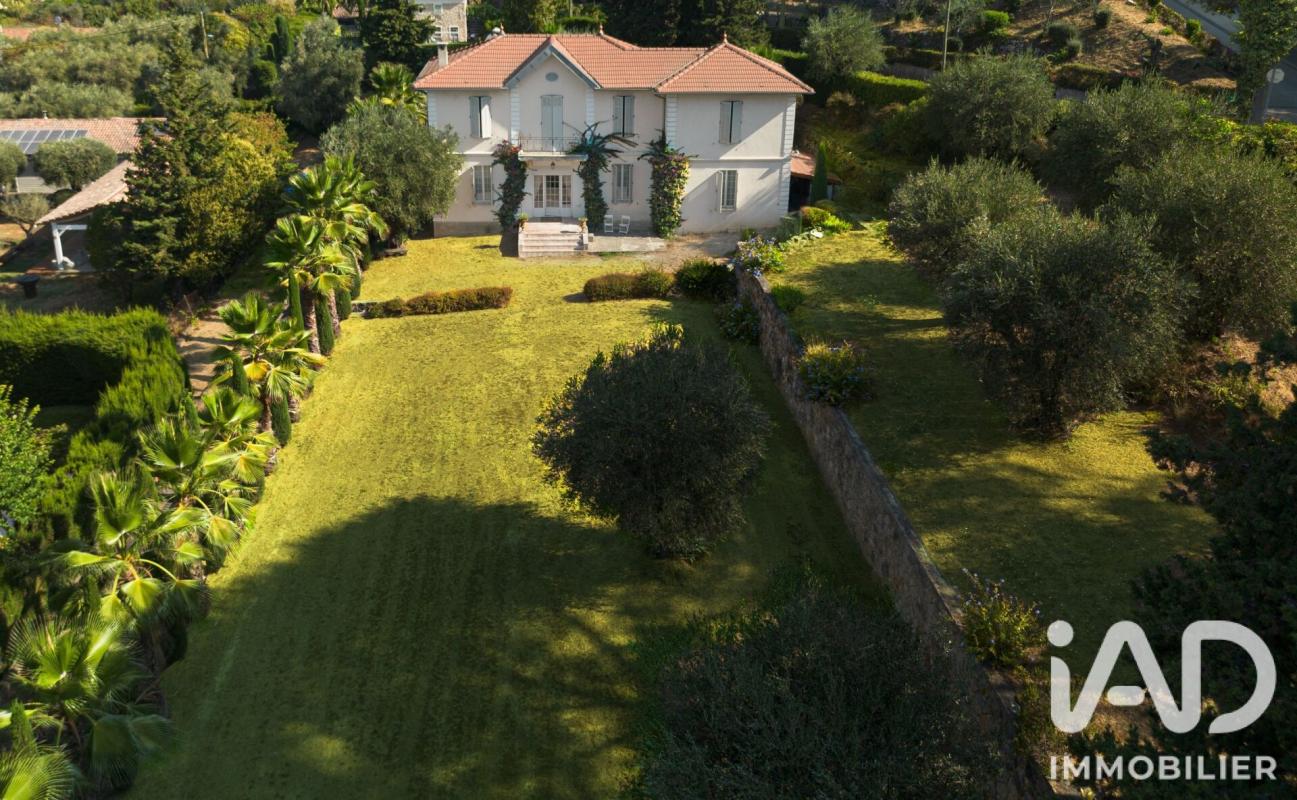 Demeure 6 Pièce(s) Auribeau-sur-Siagne